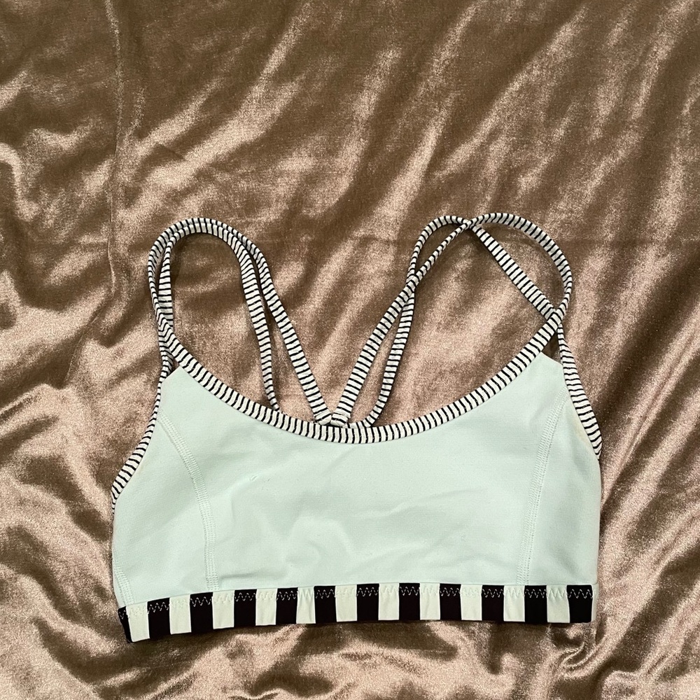 Lululemon sports bra